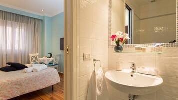 Comfort Double Room, 1 Bedroom | Free WiFi, bed sheets