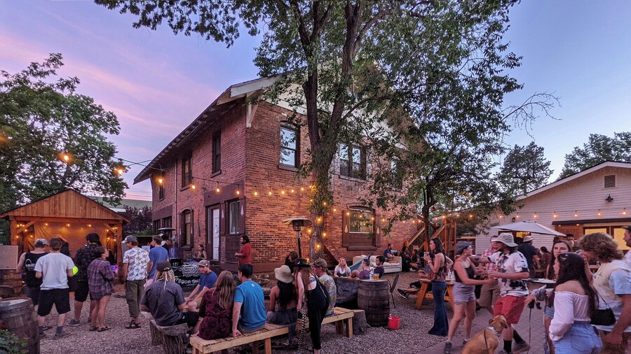 Bunk+Brew Historic Lucas House - Hostel