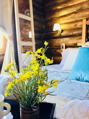 Cabin, 3 Bedrooms | 3 bedrooms, Egyptian cotton sheets, premium bedding