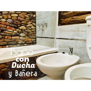 Cabin, 3 Bedrooms | Bathroom | Combined shower/tub, deep soaking tub, free toiletries, hair dryer