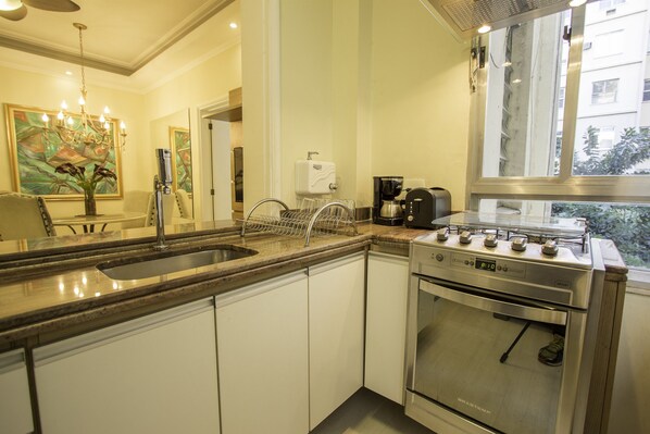 Basic Apartment, 2 Bedrooms | Private kitchen