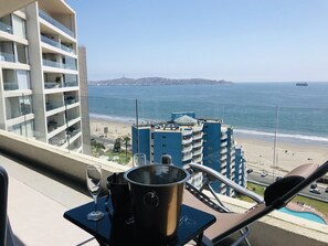 Appartement Deluxe, 2 chambres, vue océan, en bord de plage | Balcon