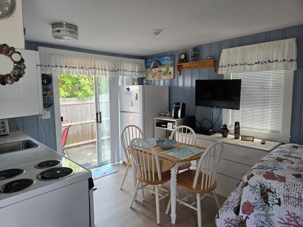 1 室のベッドルーム、WiFi (無料)