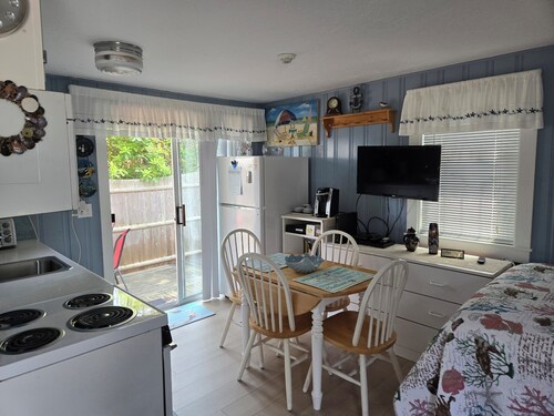 Kodikas studio vain 3/10 kilometrin päässä Nantucket Soundistä, ilmainen WIFI