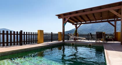 Ferme de charme, vue, piscine et wifi