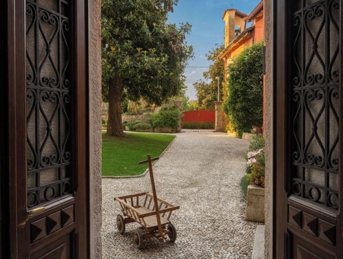 Villa for short term rental in the Lake Como region.