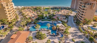 Luxurious Resort Penthouse With Amazing Ocean Views!