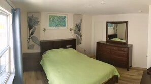 3 bedrooms, iron/ironing board, free WiFi, bed sheets - Dewey Beach 3 Bd 2 Bath. Center of Dewey! Short walk to the beach and bay! (Dewey Beach)