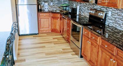 Dewey Beach 3 Bd 2 Bath. Center of Dewey! Short walk to the beach and bay!