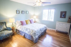 7 Schlafzimmer, Schreibtisch, Bügeleisen/Bügelbrett, kostenloses WLAN