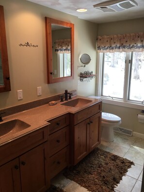 花灑/浴缸組合、風筒、廁紙