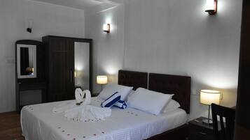 In-room safe, desk, rollaway beds, free WiFi