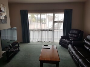 3 Bedroom Family Suite | Living area - Boulevard Motel & Restaurant (Rotorua)