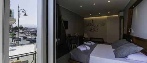 Luxury Suite, Balcony | 3 bedrooms, premium bedding, minibar, in-room safe