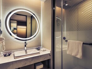 Minibar, in-room safe, soundproofing, free WiFi - Mercure Shanghai Hongqiao Railway Station (Shanghai)