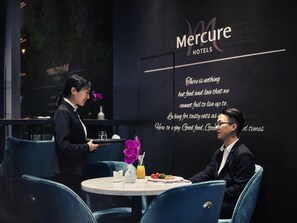 Lobby-Lounge