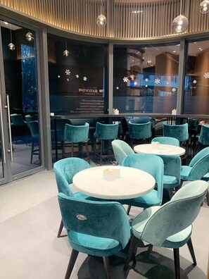 Daily buffet breakfast (CNY 69 per person) - Mercure Shanghai Hongqiao Railway Station (Shanghai)