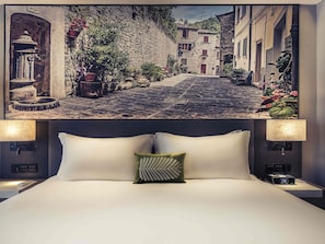 Camera Deluxe, 1 letto king | Minibar, una cassaforte in camera, una scrivania, insonorizzazione