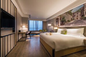 Privilege ルーム キングベッド 1 台 | ミニバー、セーフティボックス (室内)、デスク、防音設備