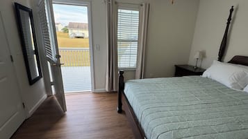 2 slaapkamers, een bureau, een strijkplank/strijkijzer, gratis wifi