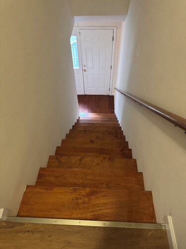 Magnolia Place, townhouse, 2 bedroom, 1.5 bathroom, screened porch, entire house
