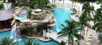 Huge Gated 5⭐Private Home Sleeps 21+ FREE RENTAL CAR +WATERSPORTS🌊 +WiFi +More!