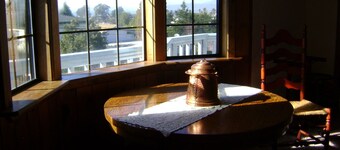 Ocean's Breeze, a welcoming space to gather in the 'Heights'. Pet friendly!