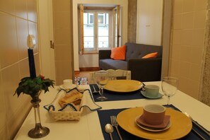 Dining - CASA d SINTRA - Accommodation in the historic center of the village of Sintra (Sintra)