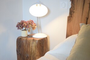 2 bedrooms, iron/ironing board, free WiFi