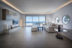 TV connectée, lecteur de DVD, livres, vidéothèque