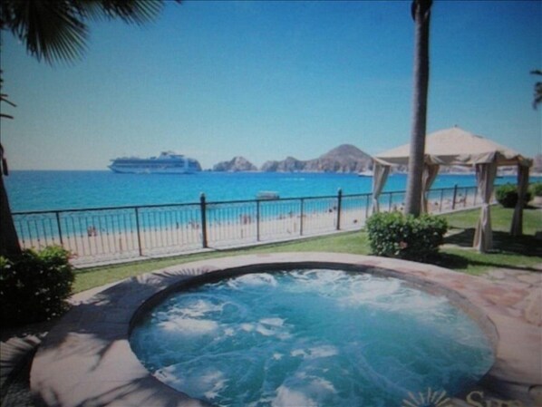 مغطس سبا خارجي