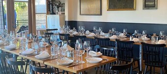 Northwest Alphabet District! Walk to it all! Light & Airy Free Parking 970 sq.ft