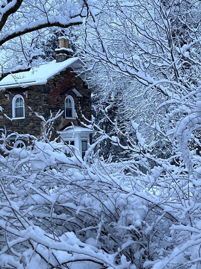 Historic Cottage in West Chester PA - Two miles from town.