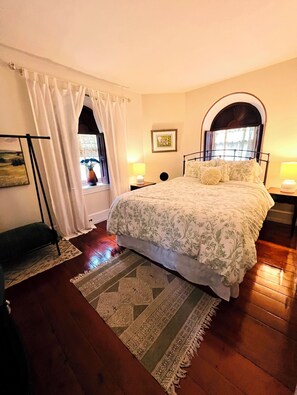 1 bedroom, desk, free WiFi, bed sheets