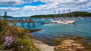 Marina - Park, Stay, and Stroll from Right in Downtown Bar Harbor! (Bar Harbor)