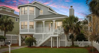 Awesome Wild Dunes Home -Just Steps to the Beach - Free WiFi