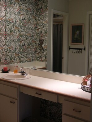 Combinazione doccia/vasca, asciugacapelli, asciugamani