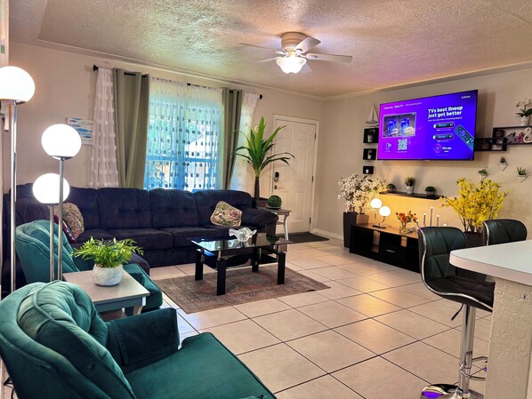 Smart TV, DVD player