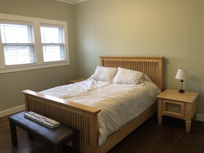 4 bedrooms, iron/ironing board, WiFi, bed sheets - Are you looking for the best place to stay? You found it! (Oneonta)