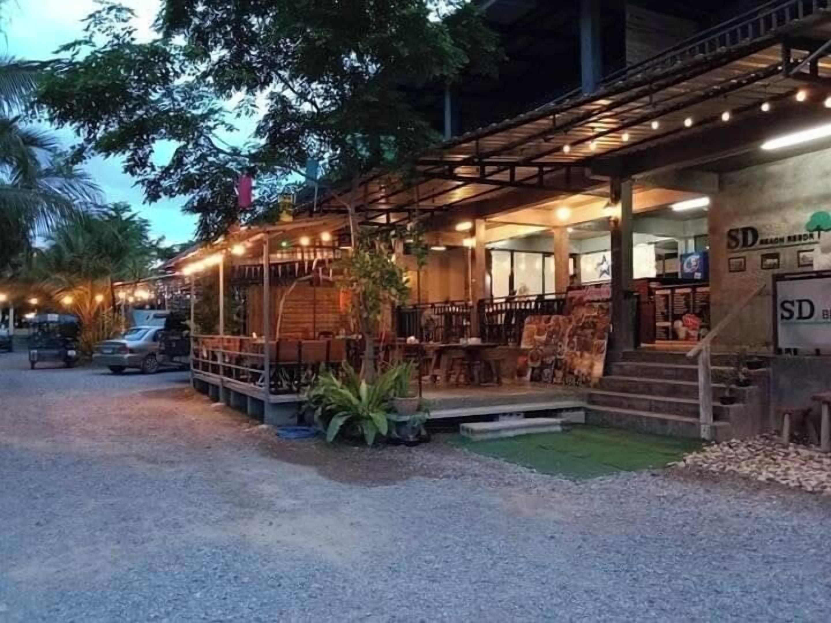 ฝ่ายต้อนรับ