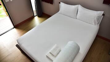 Langsir/tirai gelap terus, katil lipat simpan/tambahan, Wi-fi percuma