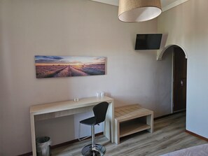 Pillowtop beds, iron/ironing board, free WiFi - Idillion (Mandra-Eidyllia)