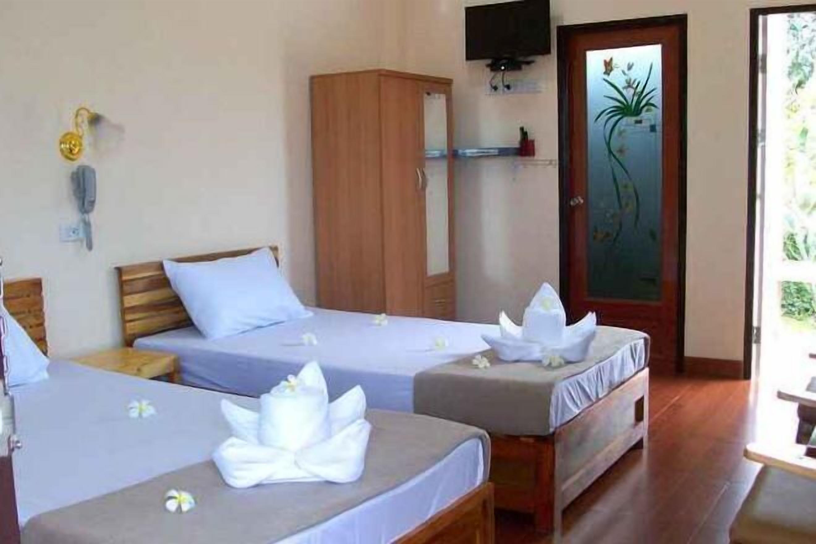 客房内保险箱、折叠床/加床（额外收费）、免费 WiFi