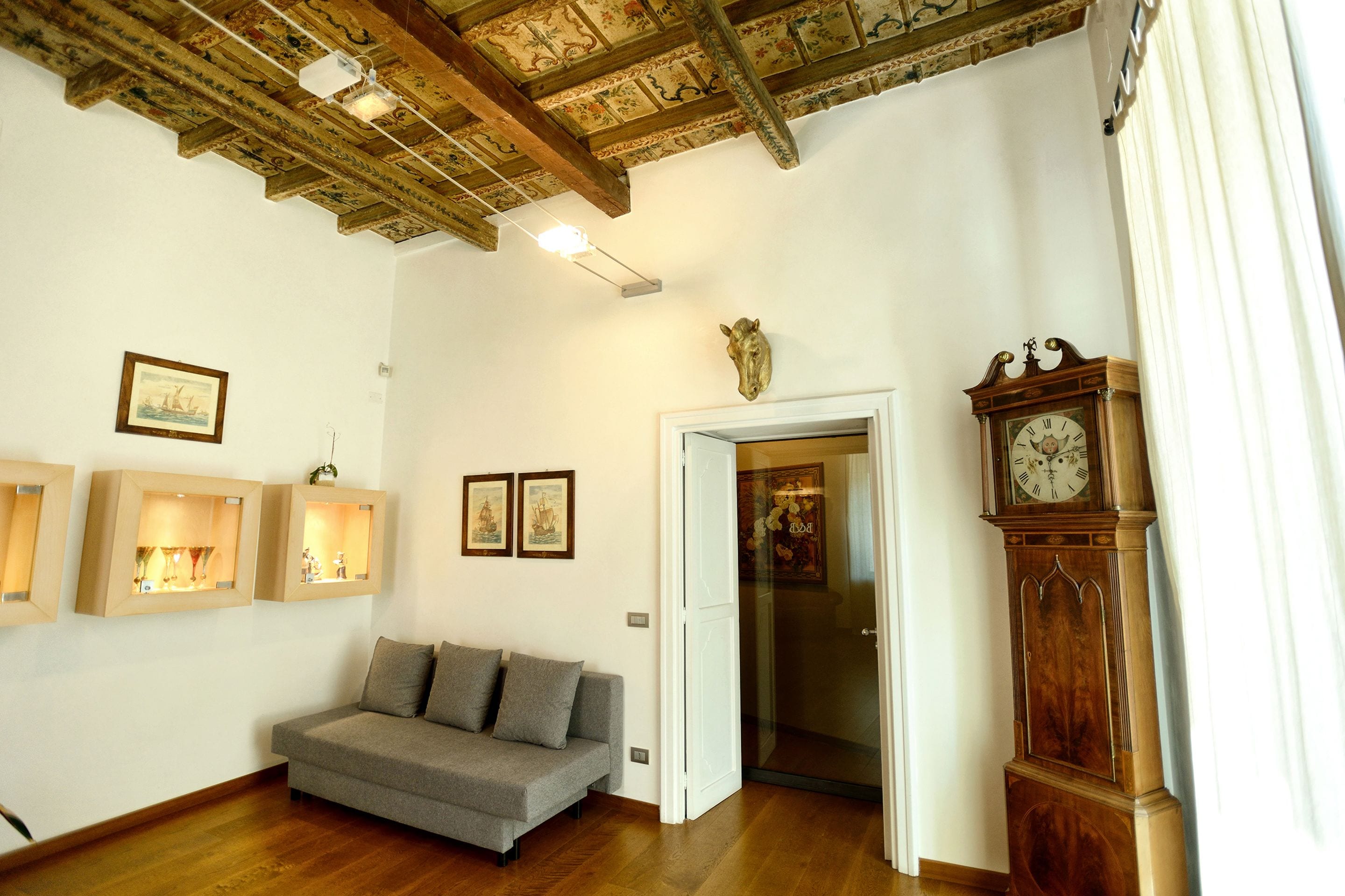 Suite Confort, 1 chambre | Coin séjour | Télévision à écran plat