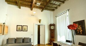 Flat-screen TV - Bonadies Suite (Barletta)