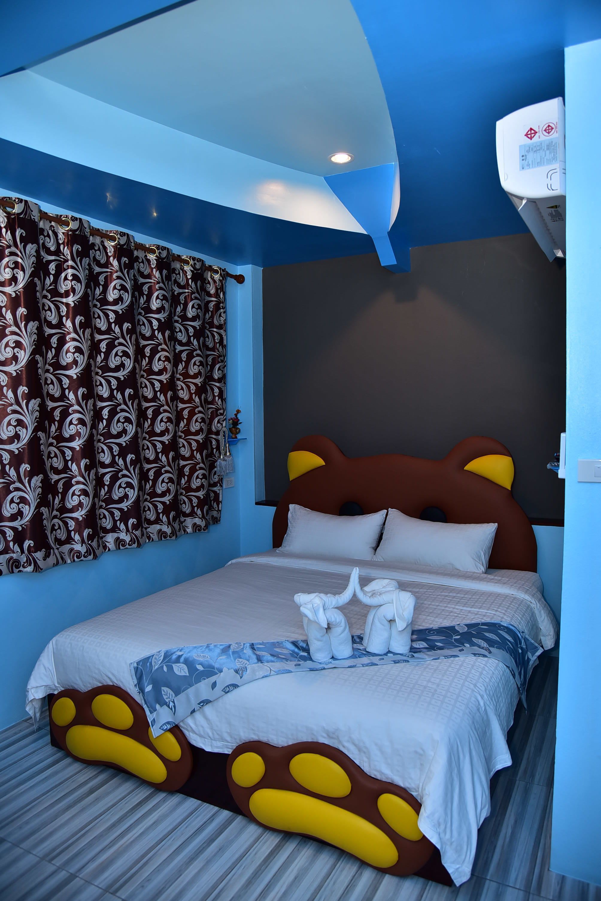 Family Room | Desk, blackout drapes, rollaway beds (surcharge), WiFi (free)