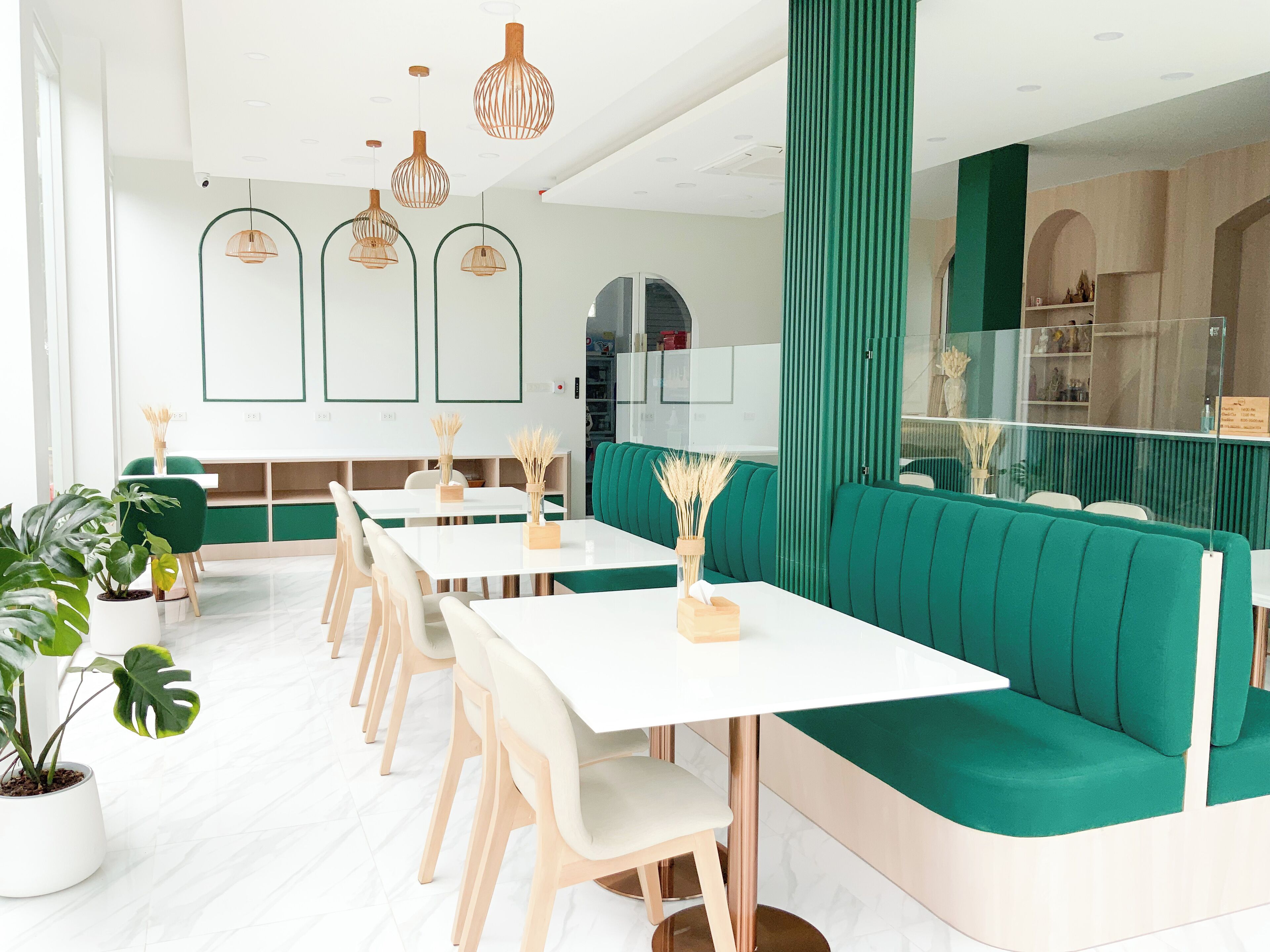 Desayuno con opciones de la cocina local diario (THB 200 por persona)