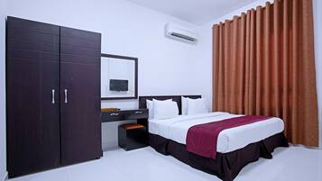 1 bedroom, blackout curtains, iron/ironing board, free WiFi