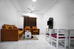 TV - Star Emirates Inn (Salalah)