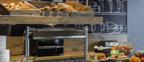 Daily buffet breakfast (EUR 15.50 per person)